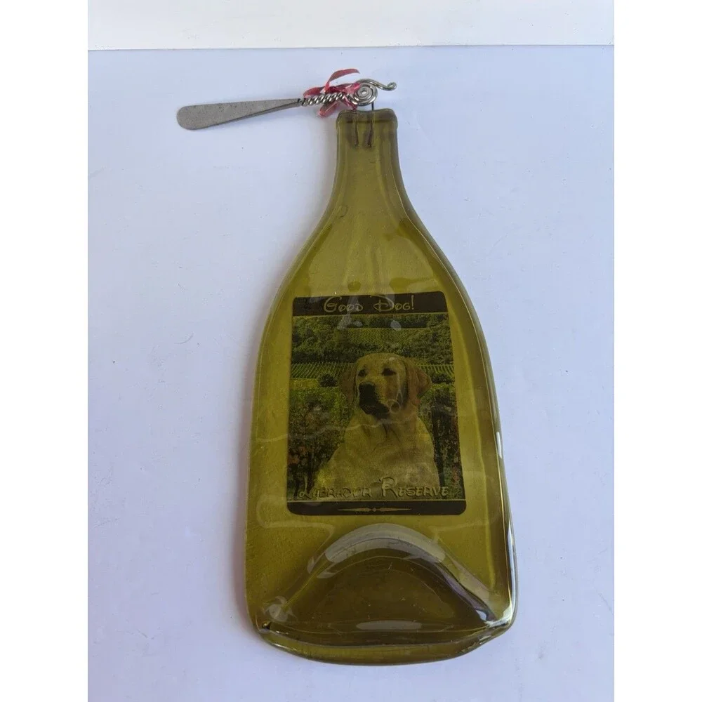 California Good Dog Labrador Reserve Slumped Wine Bottle Wall Dog Décor